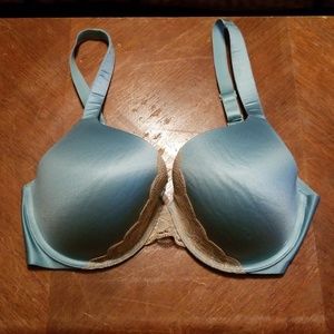 Lovely satin and lace Soma bra 36D